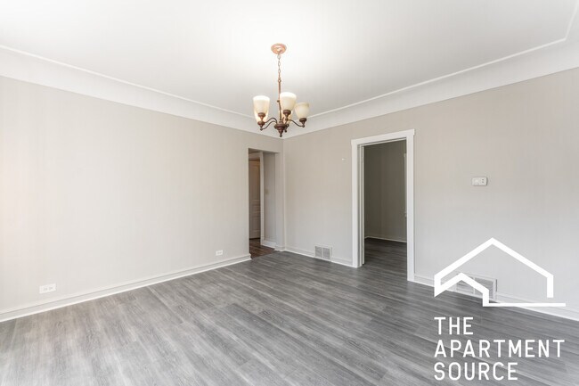 Photo - 2853 W Dickens Ave Unit 2