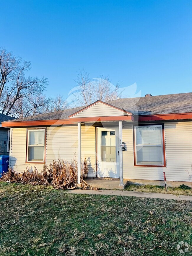 Building Photo - 1718 E Oak Ave Rental