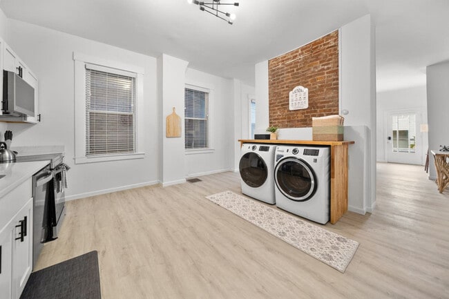 Photo - 1137 Fuller St Unit ID1056121P