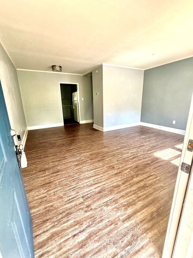 83 Boulevard St Unit Downtown Duplex