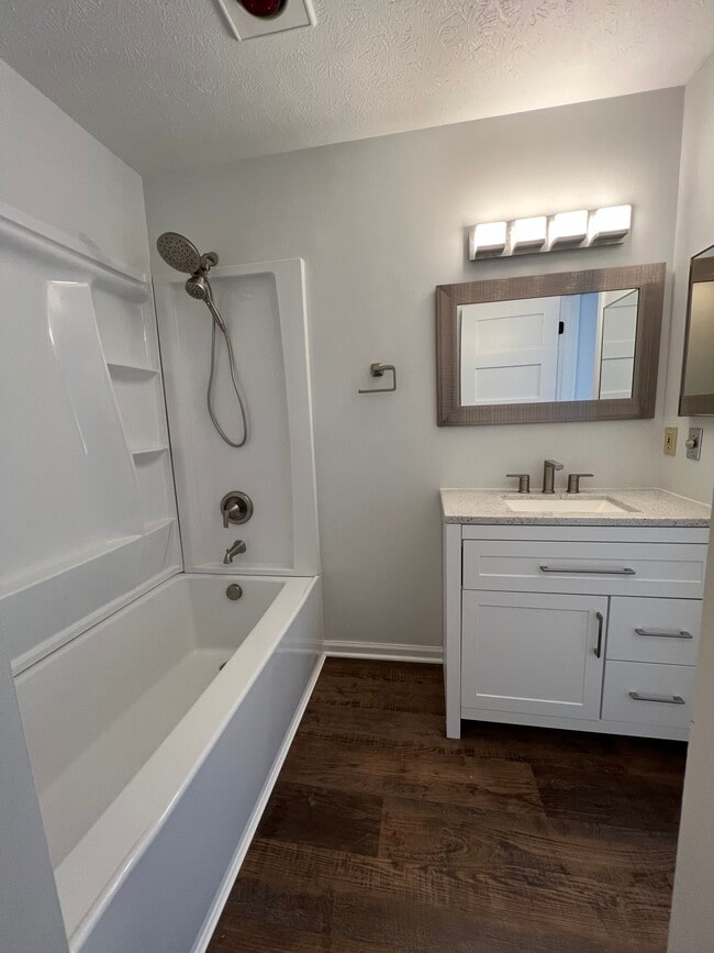 Fully remodeled master bath - 2402 Stoney Run Trl Unit 2402