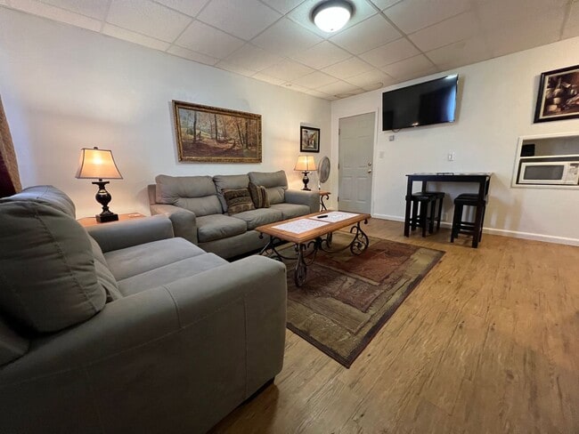 Photo - Fully FURNISHED Temporary, Extended Stay or Vacation Rental Unidad 1