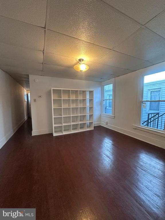 Photo - 17 E Walnut St