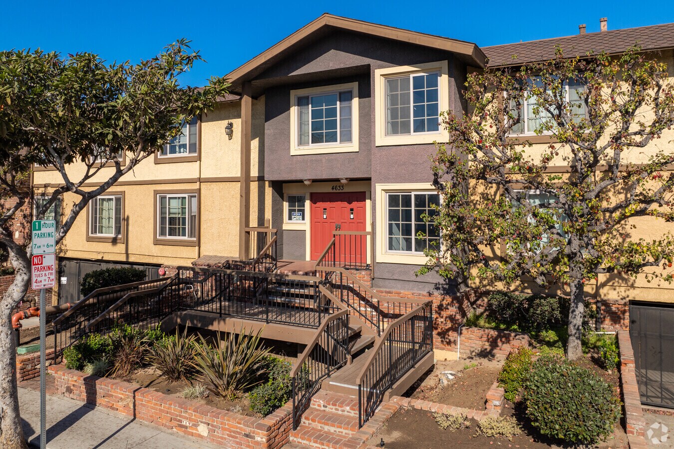 Photo - Piccadilly Manor