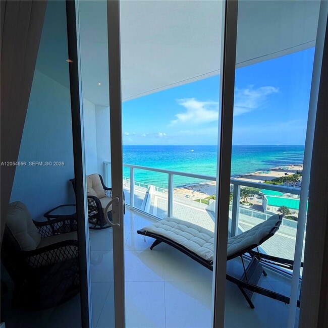 Building Photo - 16699 Collins Ave Unit 1410