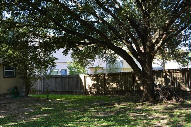 13703 Cambourne Dr