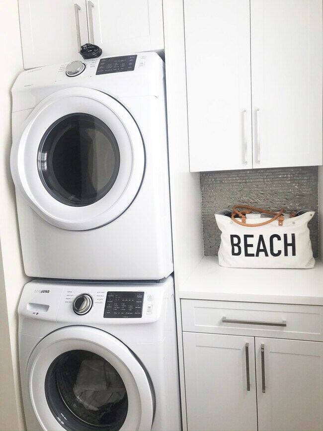 Photo - Furnished Short Term Rental - 108 NE 19th St