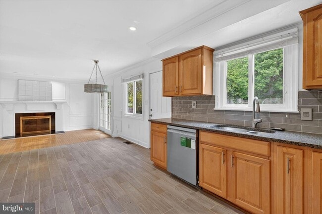 Photo - 9534 Braddock Rd