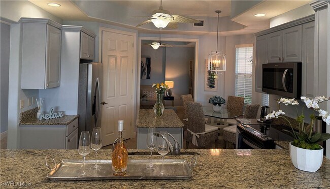 Building Photo - 7832 Hawthorne Dr Unit 1901