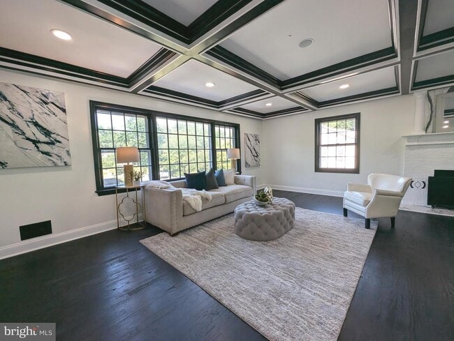 Photo - 2208 Wakefield St