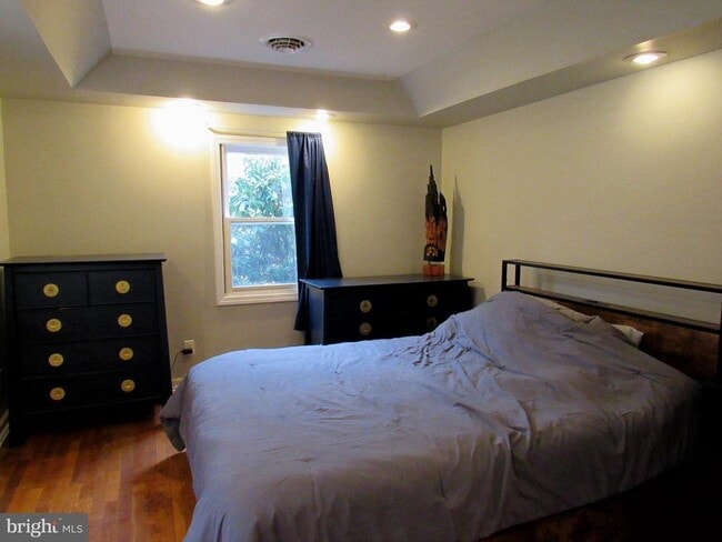 Photo - 286 Mission Rd N