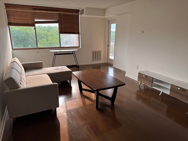 Photo - 10101 Grosvenor Pl Condo Unit 1302