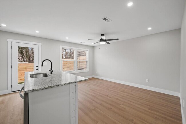 126 Shipman Dr