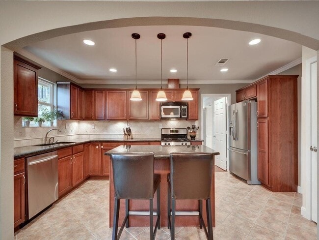 Photo - 610 W N Loop Blvd