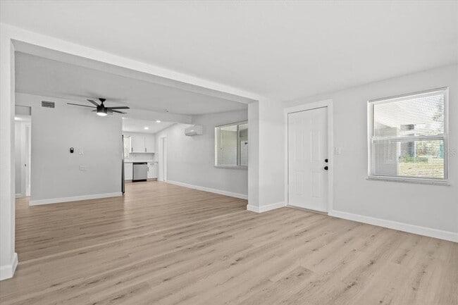 Photo - 2701 Camellia Terrace