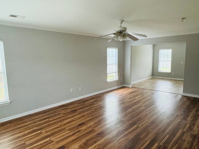 Photo - 39 Hamilton Grove Dr