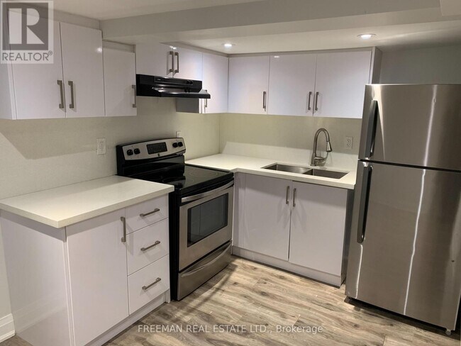 Photo - 642 Gladstone Ave