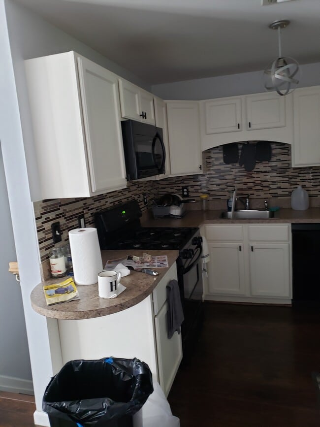 kitchen has dishwasher - 116 Weatherby Ln Unit 116