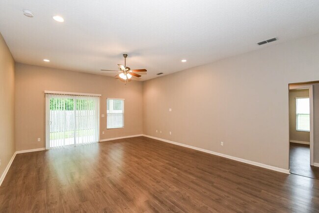 Photo - 11049 Snowbrook Ct