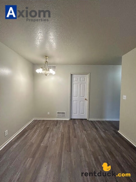 Photo - 1819 S Von Elm St Unidad B