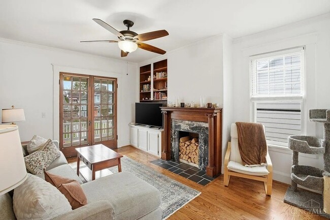 3637 Brentwood Ave