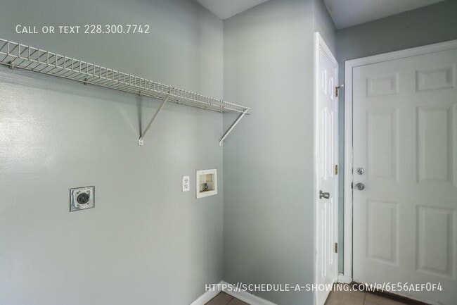 Photo - 124 30th 1/2 St-B Unit B