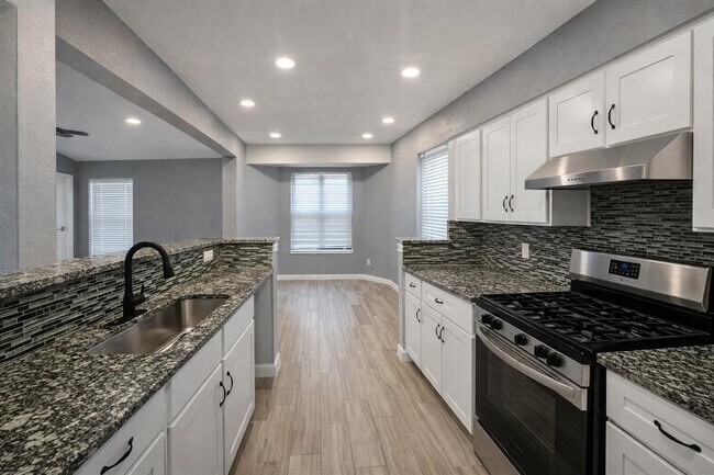 Photo - 6901 Shannon Dr