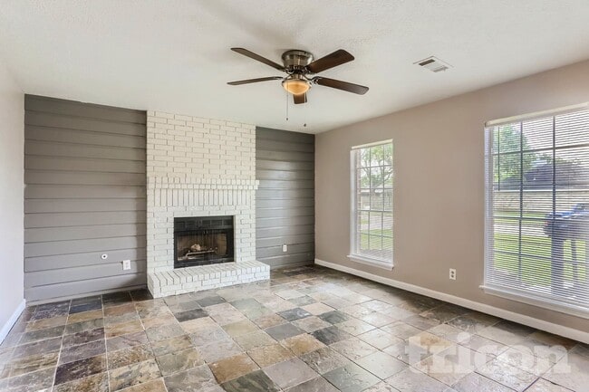 Photo - 1702 Floyd Rd