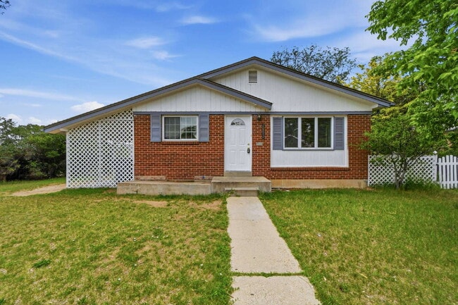 Building Photo - Charming 3-Bedroom with 2 Baths and Extra Room in Basement!