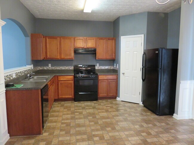 Photo - 2492 Emma Way