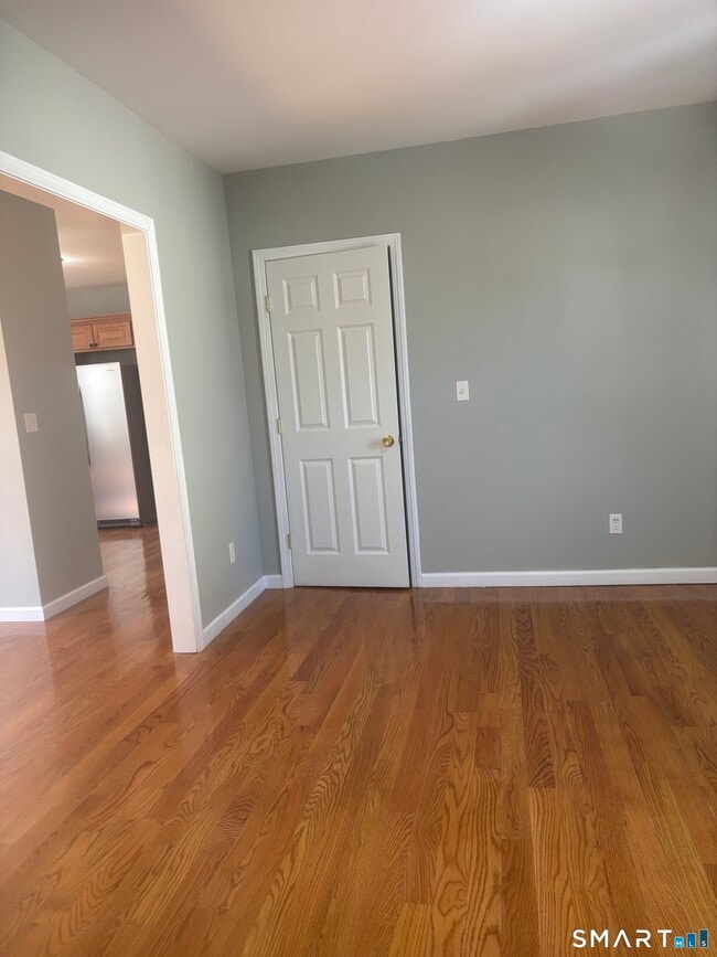 Photo - 29 Sisson Ave