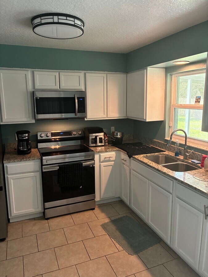 Photo - 590 Charlotta Ave SE