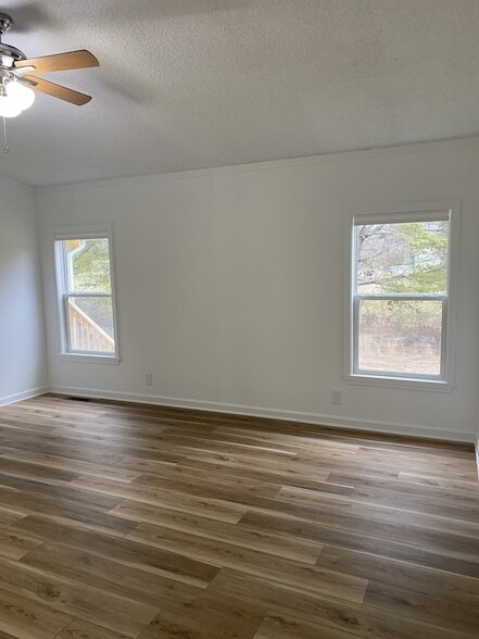 Photo - 404 Dorris Rd