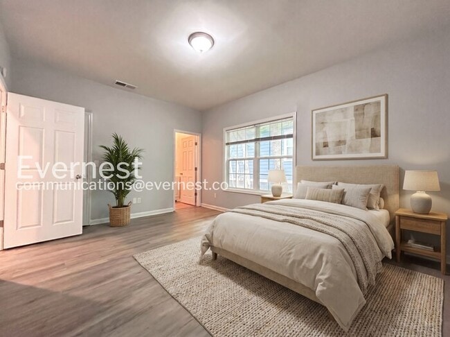 Photo - 1725 Church St NW