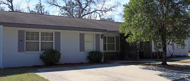 Building Photo - 2910 S Coleman Ave