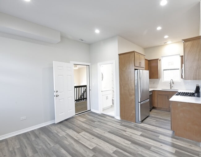 Photo - 3621 S Winchester Ave Unidad 2R