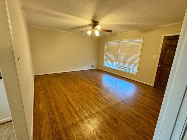 Photo - 3 Bedroom Home in Saks!