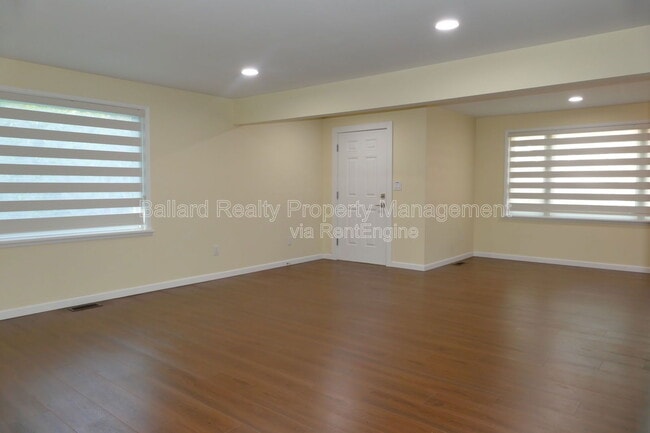 Photo - 2127 N 160th St