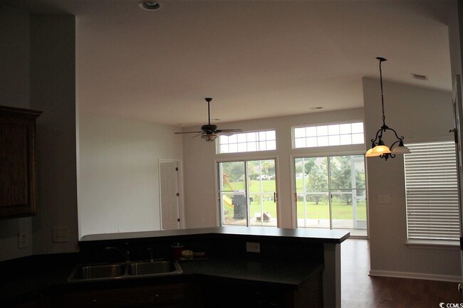 Photo - 2952 Scarecrow Way