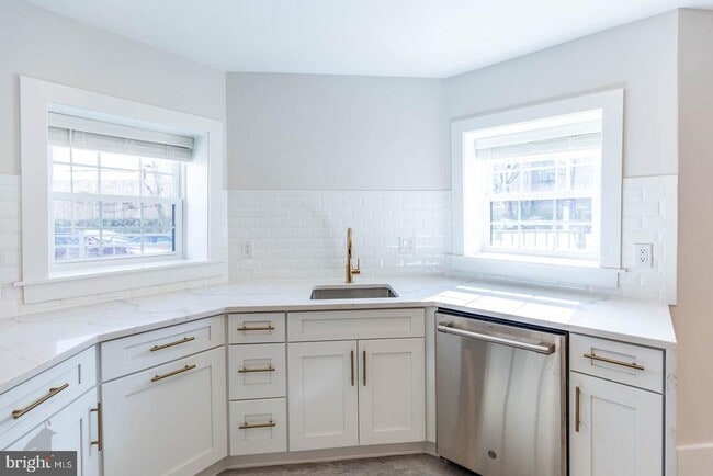 3001 11th St NW Unit 1