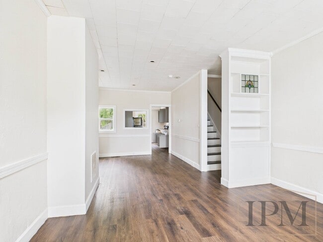 Building Photo - Coming Soon - Charming 2 Bedroom, 1 Bath H... Rental