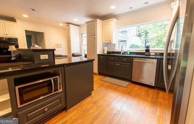 Photo - 3611 Cloudland Dr NW