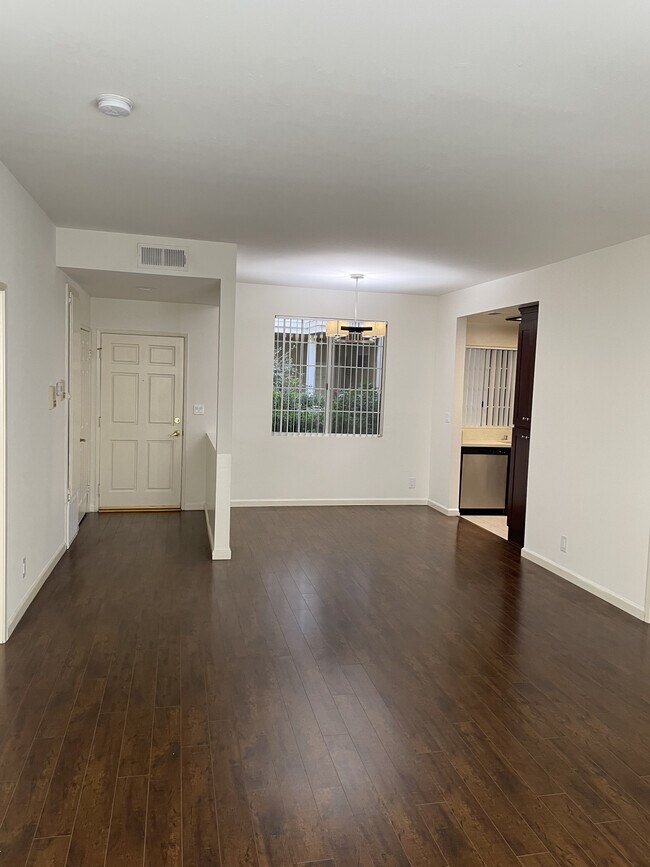 Rochester Colby Apartments For Rent in Los Angeles, CA