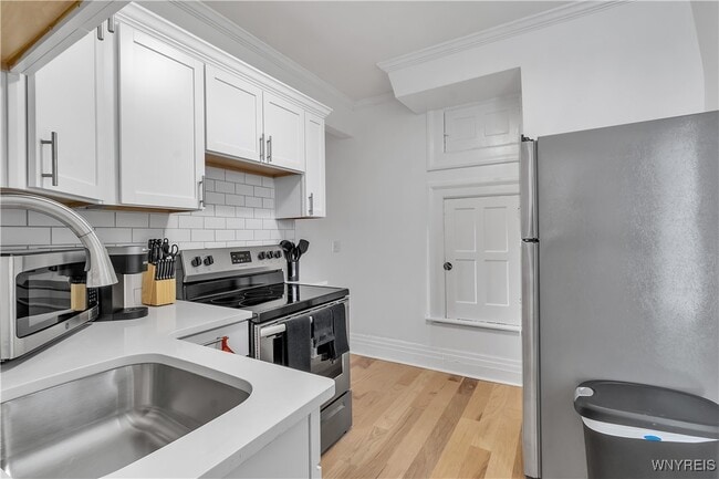 Photo - 617 Niagara St