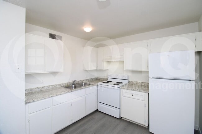 Photo - 729 E Hazel Dr