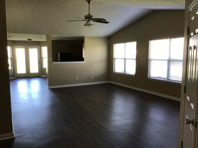 Photo - 829 Stonehenge Way