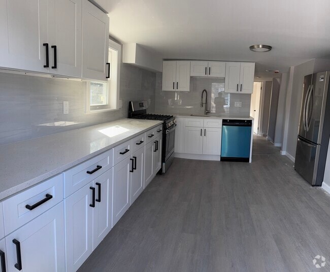 Building Photo - 13 Hamilton St Unit 2 Rental