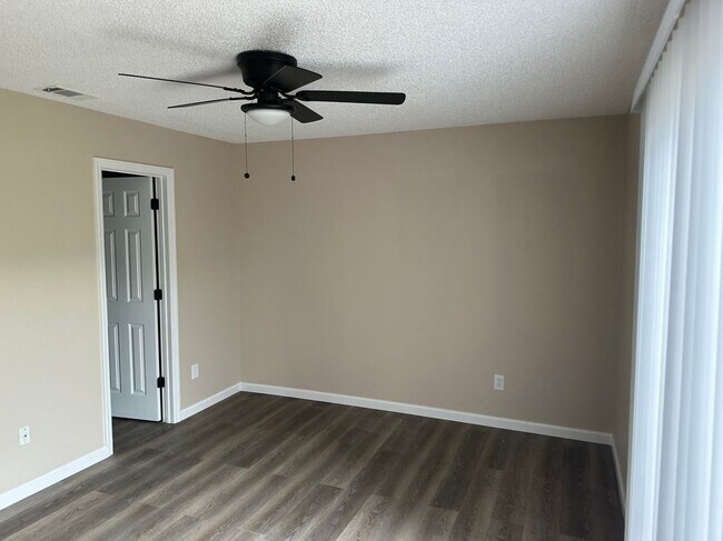 Photo - 135 Jones Ln