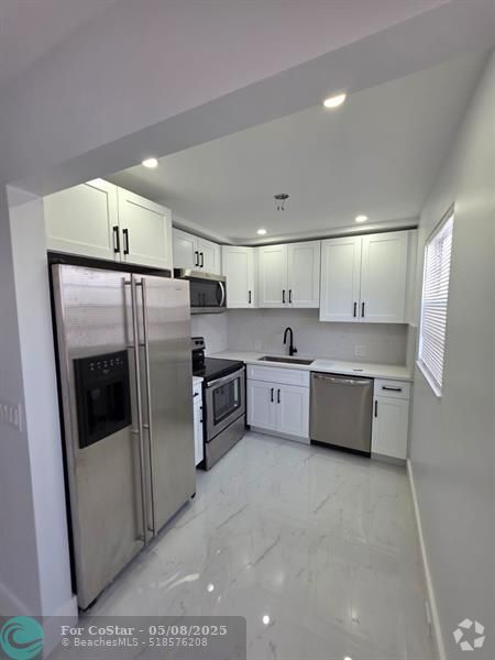 Building Photo - 350 Brighton I Rental