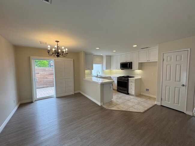 Photo - Private Patio, Cozy Fireplace & Prime Thousand Oaks Location